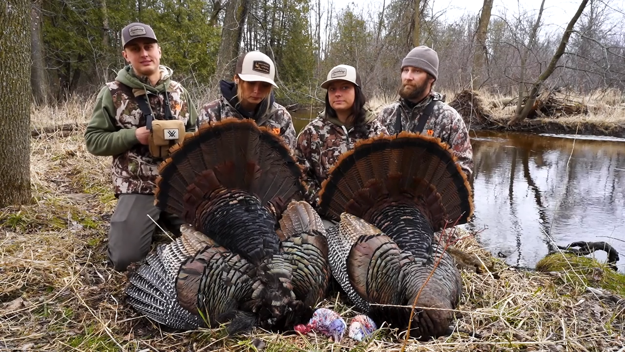 Hat Trick / Double Date episode thumbnail