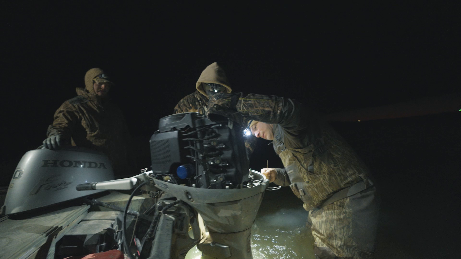 A Dead Boat Battery, Goldeneyes and the Big Water Cove episode thumbnail
