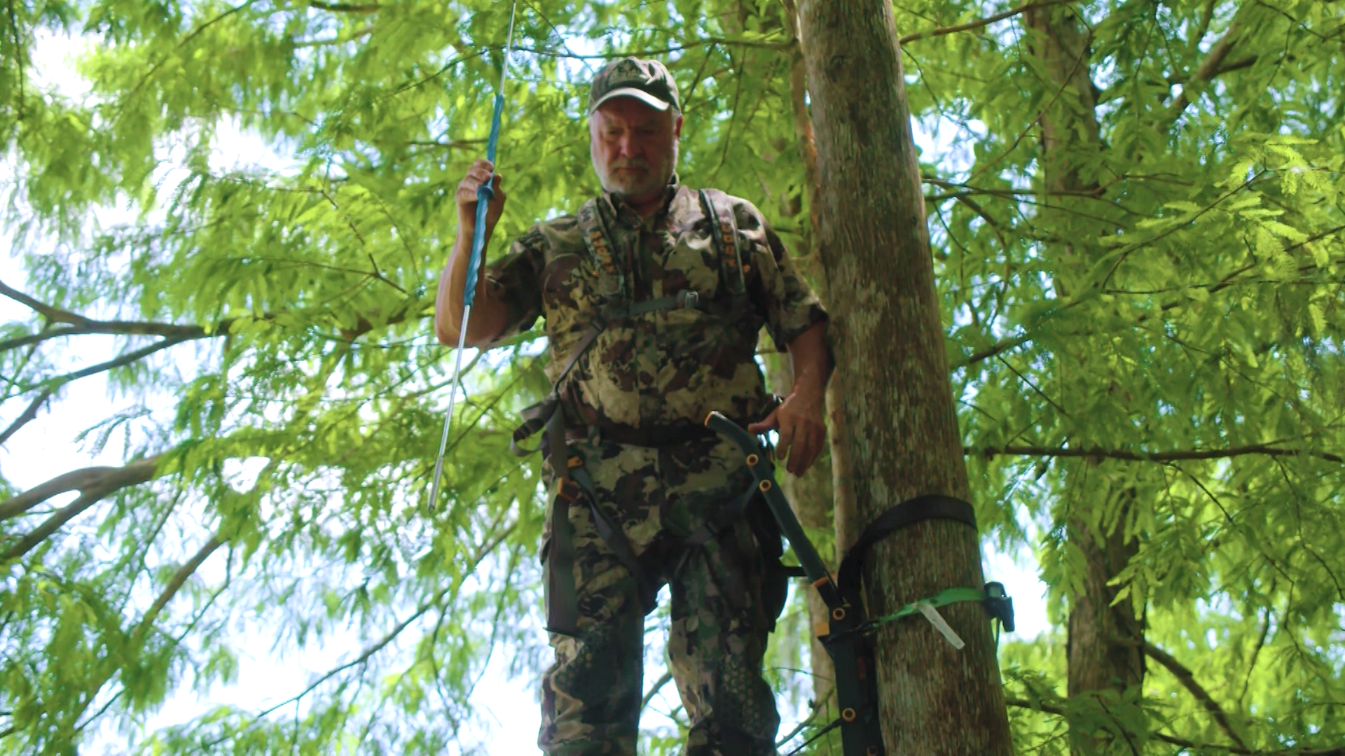 Spear Hunting Gators episode thumbnail